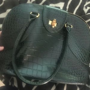 4th & towne vintage hunter green croc purse
